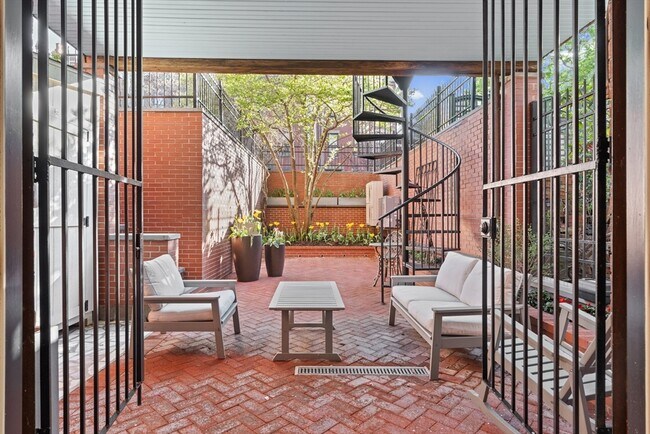 Building Photo - 531 Massachusetts Ave