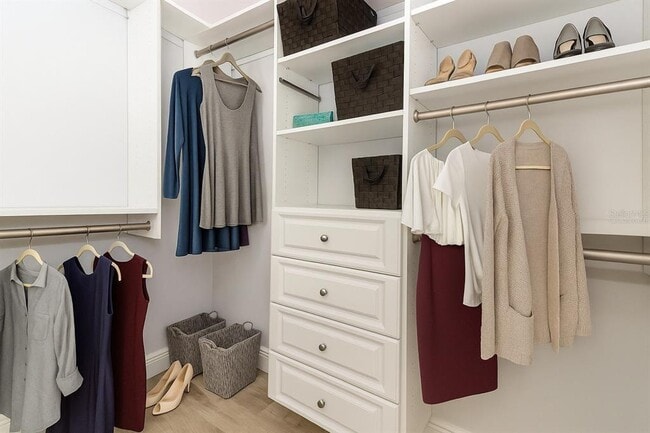 Building Photo - 7126 Regina Way