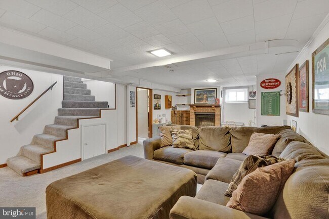 Building Photo - 3252 Holly Hill Dr