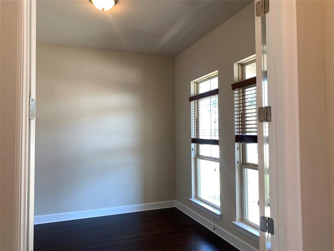 Building Photo - 3159 Pablo Way
