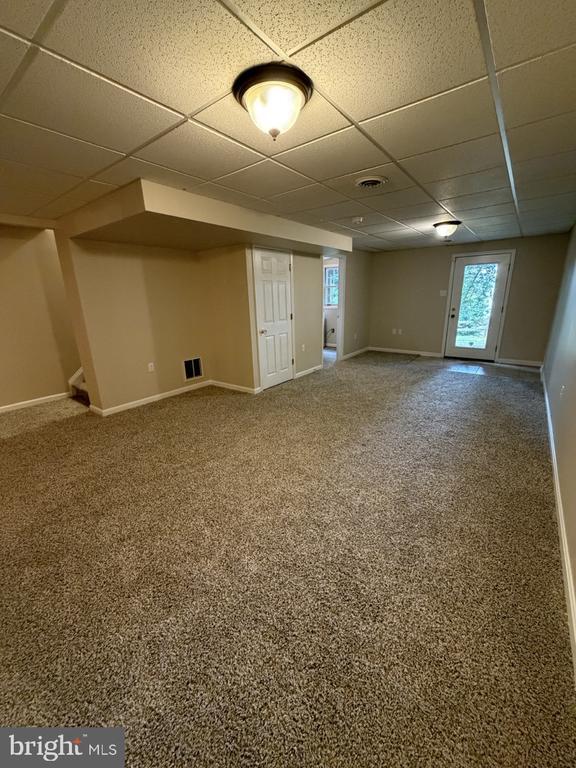 Building Photo - 218 Tudor Dr