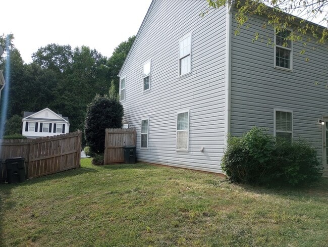 Building Photo - 108 Lacombe Ct