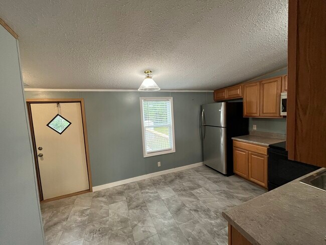 Building Photo - 492 McSwain Rd