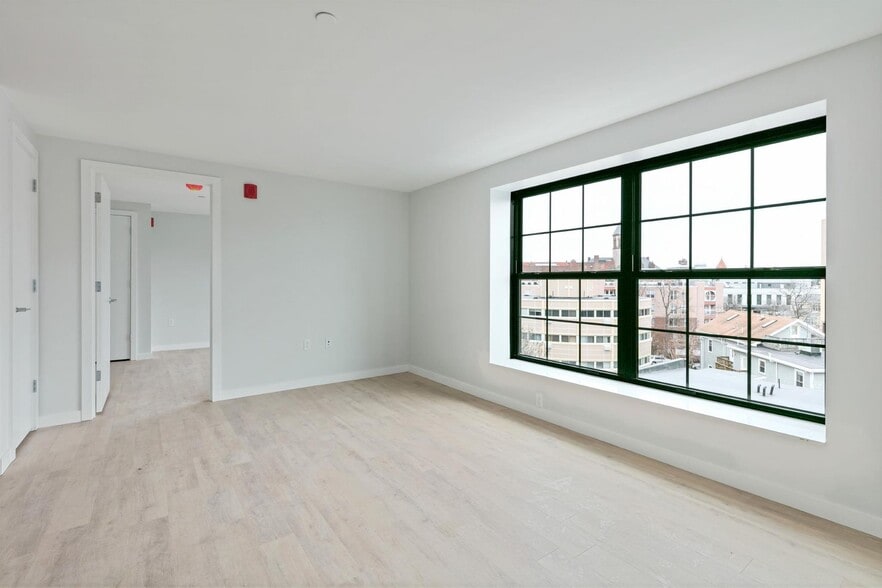 Building Photo - 11 Soden St