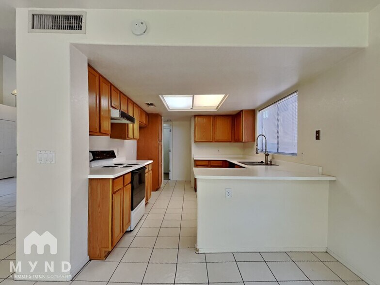 Building Photo - 3942 E Rosemonte Dr