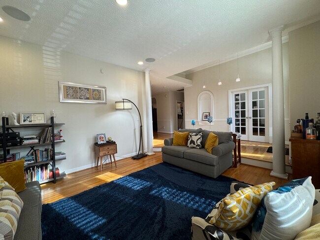 Building Photo - 329 Woodbrook Run