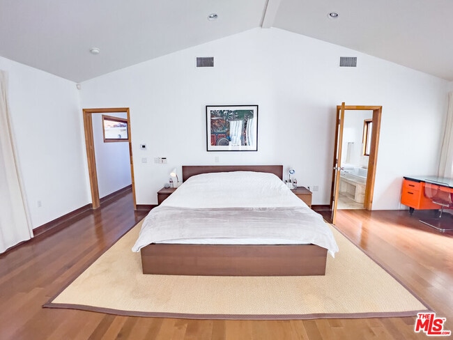 Building Photo - 29282 Circle Dr