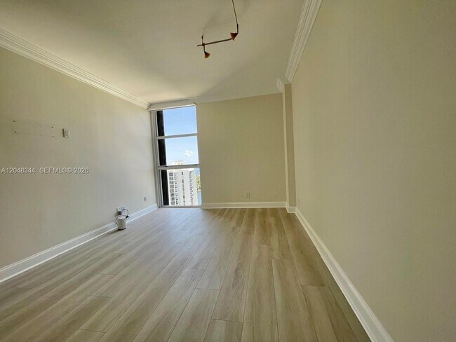 Building Photo - 20281 E Country Club Dr