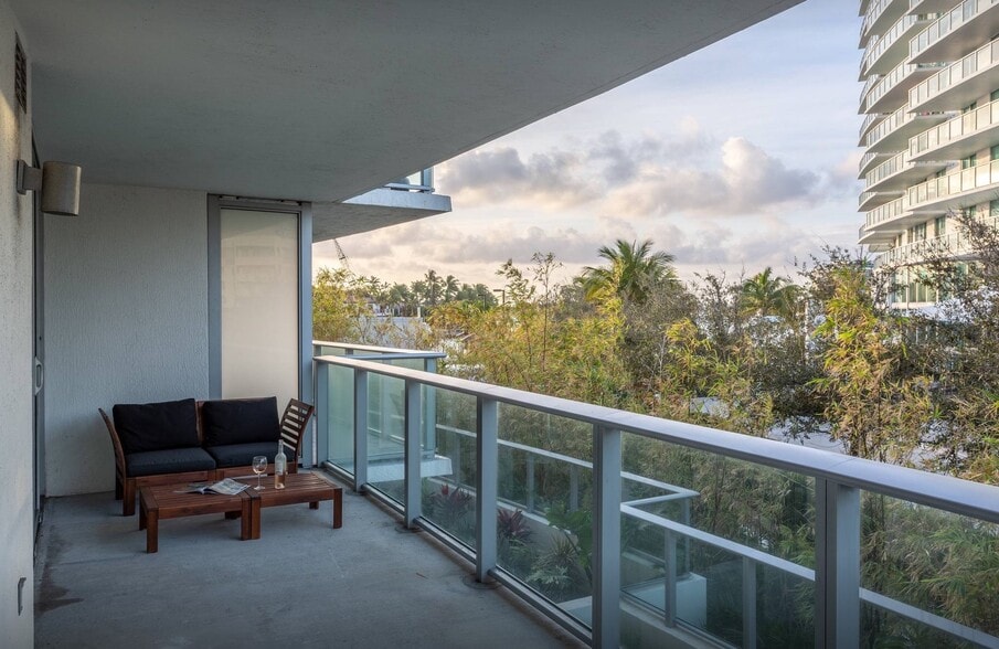 Relax on the balcony - 6620 Indian Creek Dr