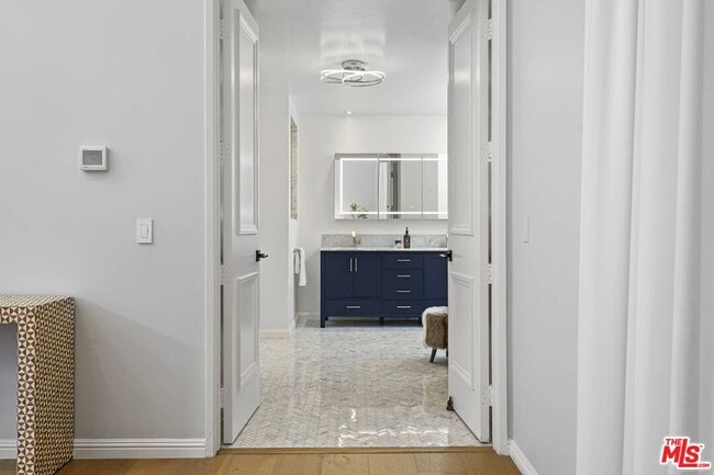 Building Photo - 2237 Century Hill