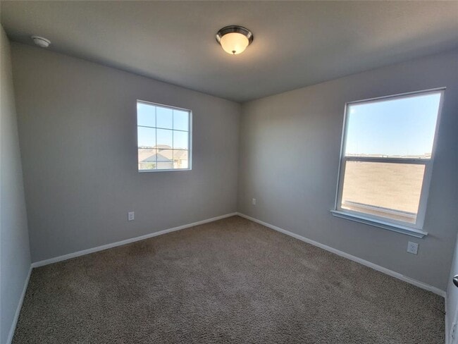 Building Photo - 13925 Heywood Dr