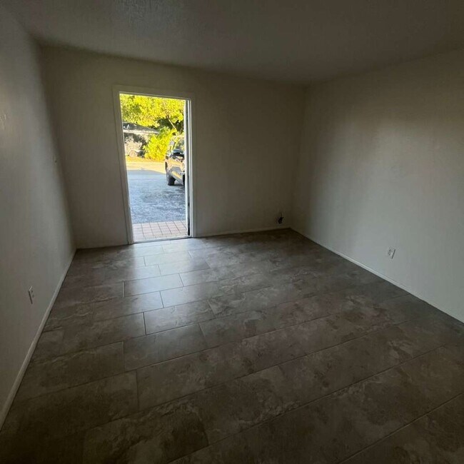 Building Photo - 3708 Estelle Ave