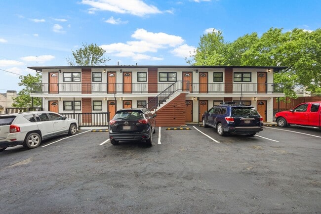 Apartment - Front - 692 SW Smith St