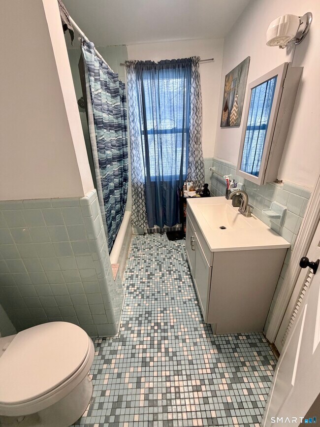 Building Photo - 85 Maplewood Ave