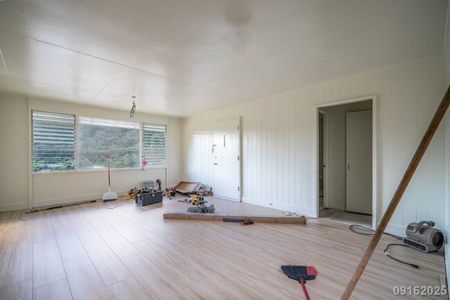 Building Photo - Still under construction! Remodeled 2BR/1....