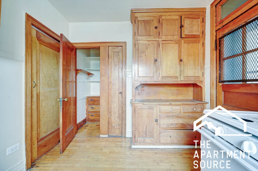 Building Photo - 5559 W Altgeld St