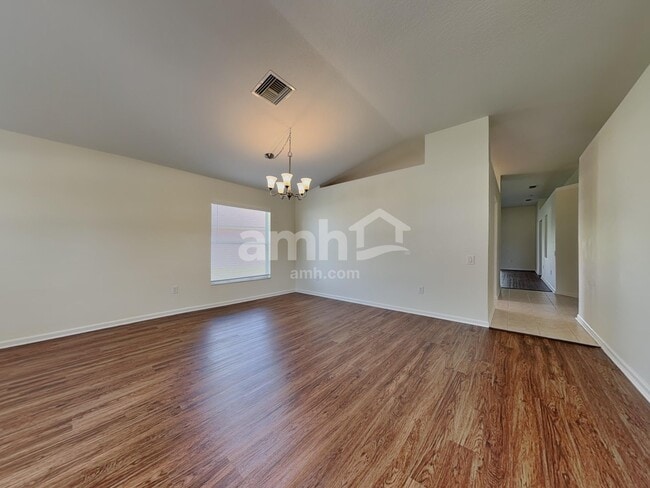 Building Photo - 1044 Summer Breeze Dr