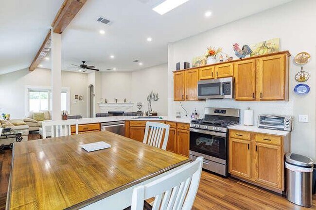 Building Photo - 213 Chandler Crossing Trail