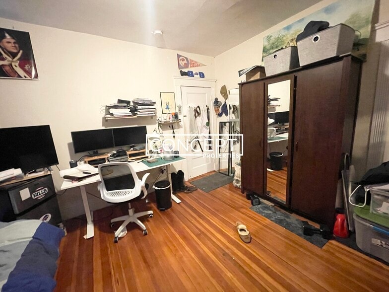 Building Photo - 65 Hillside St