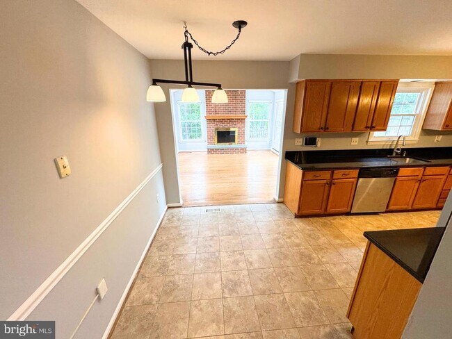 Building Photo - 3063 Schubert Dr