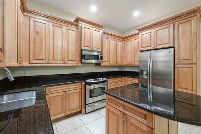 Building Photo - 810 NW 83rd Ln