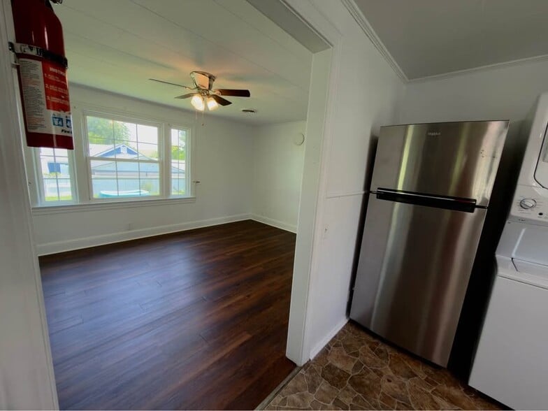 Building Photo - 103 Pelican Ln