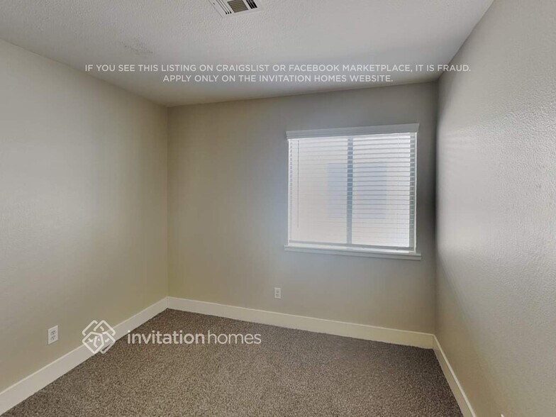 Building Photo - 885 Angelus Oaks Dr