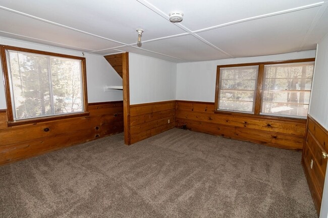 Building Photo - Cozy 3 Bedroom Home in Big Bear Lake
