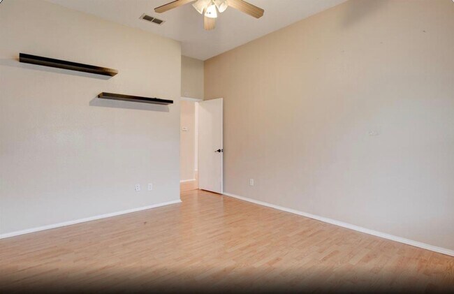 Building Photo - 10221 Tustin Terrace