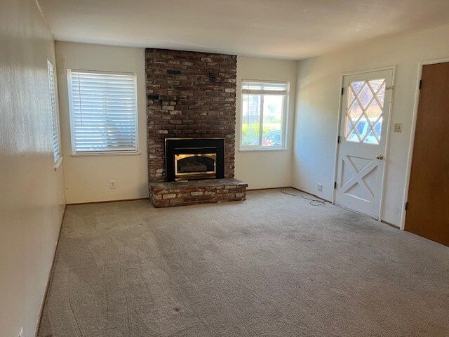 Building Photo - 3270 Hillview Ln