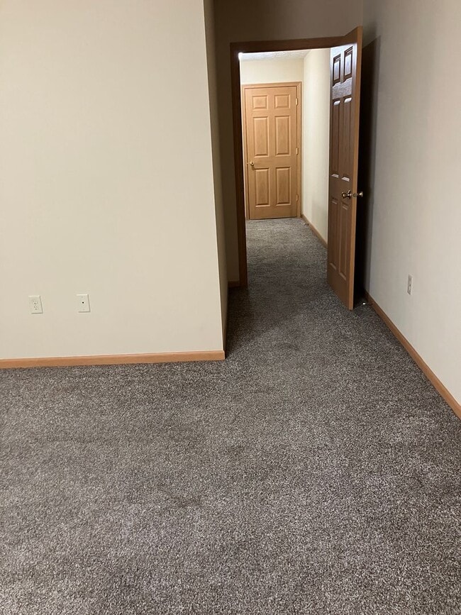 Building Photo - 1046 Laurel Tree Ct