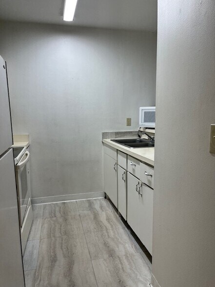 Building Photo - 980 Kiely Blvd