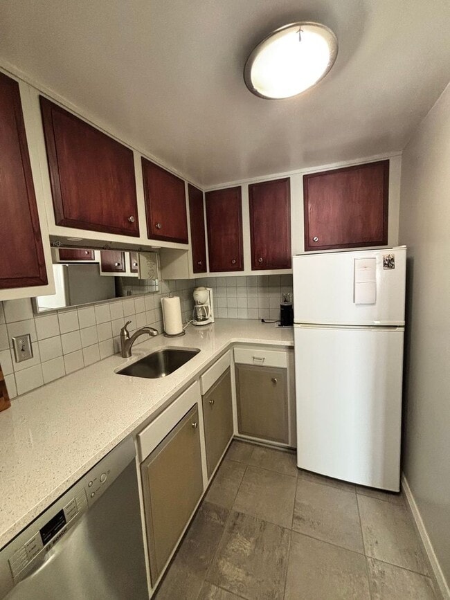 Building Photo - 3800 Oceanfront