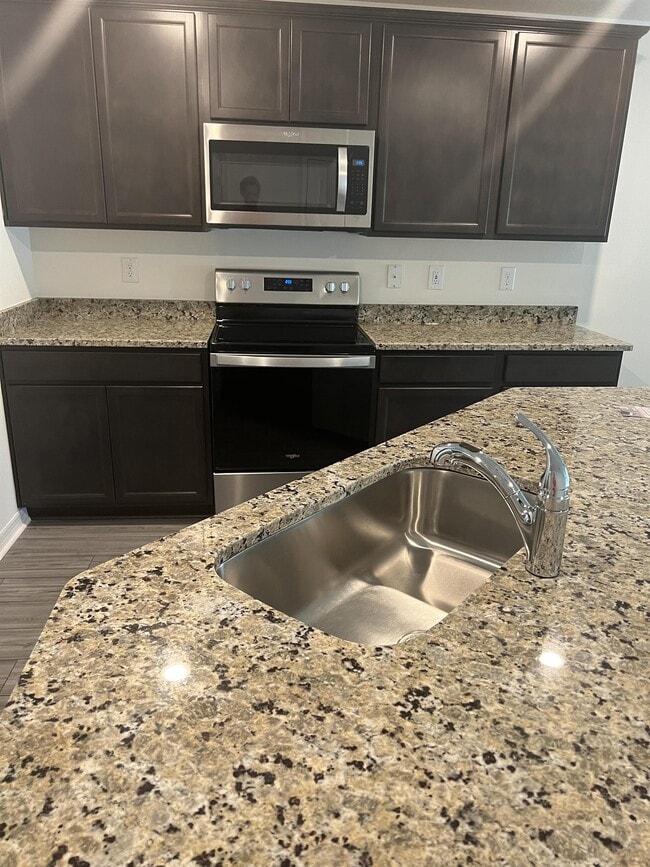 Building Photo - 7228 Reunion Ct