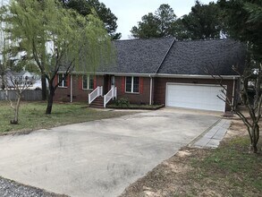 Building Photo - Beautiful Ranch Style Home for Rent