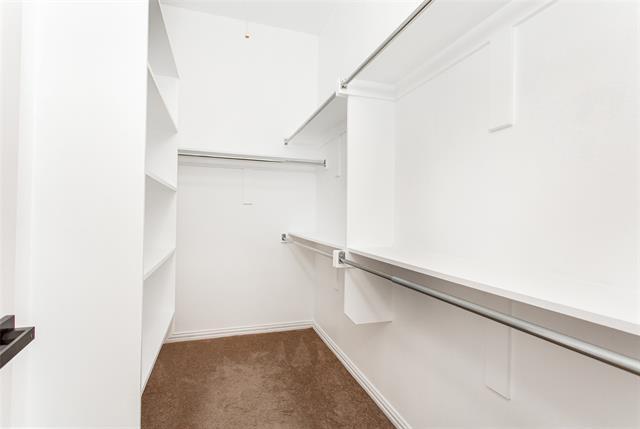 Building Photo - 2000 Le Mans Dr