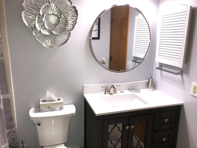 Building Photo - 4801 Casablanca Cir