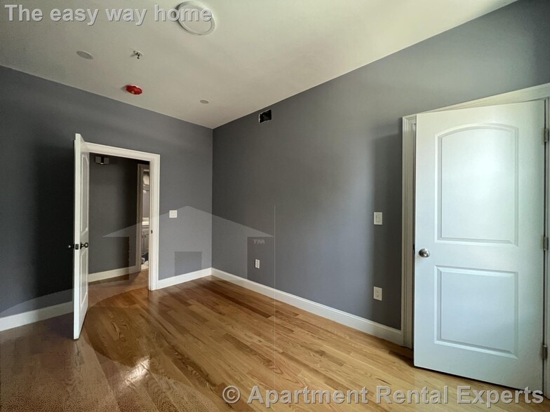 Building Photo - 339 Cambridge St