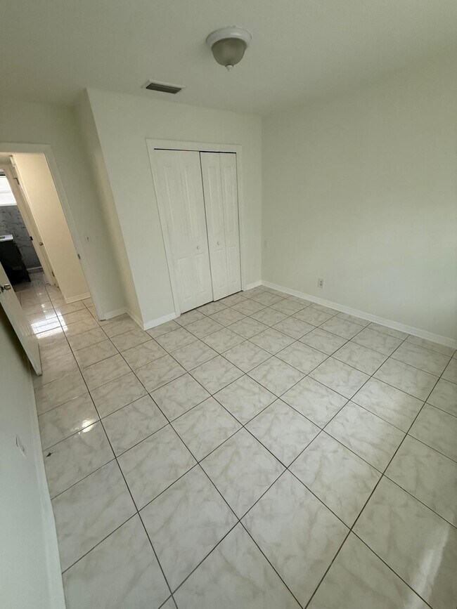 Building Photo - 6712 Buttontree Ct
