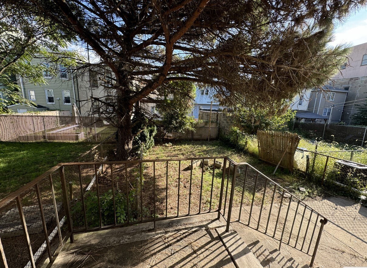 Building Photo - 96 Brown Pl