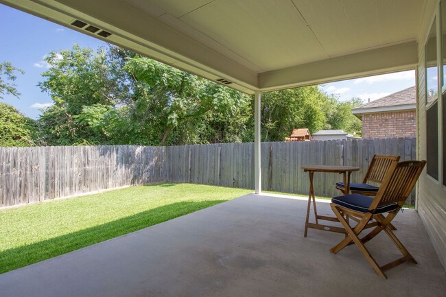 Building Photo - Beautiful Robinson ISD Home