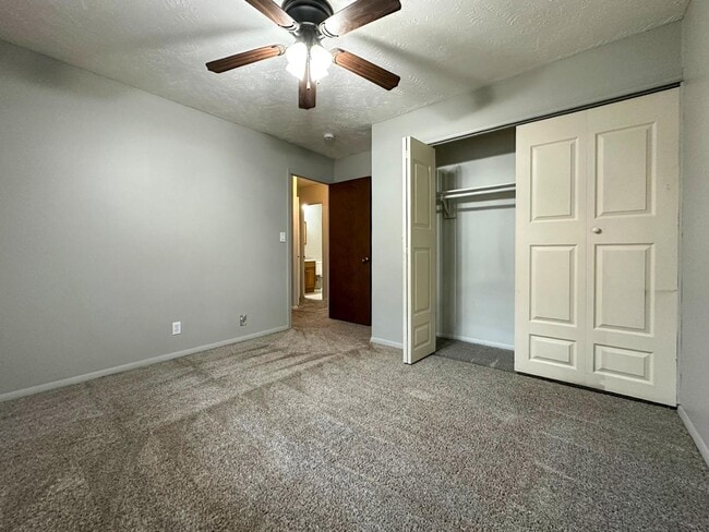 Building Photo - 2130 Essex Rd