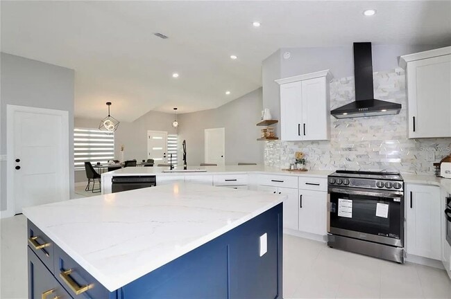 Building Photo - 2913 Eagle Lake Dr