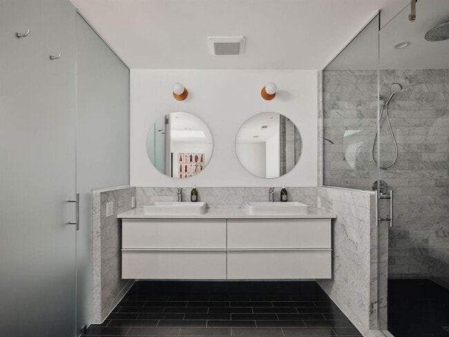 Building Photo - 4908 Balcones Dr