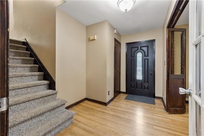Building Photo - 3082 Briarleaf Dr