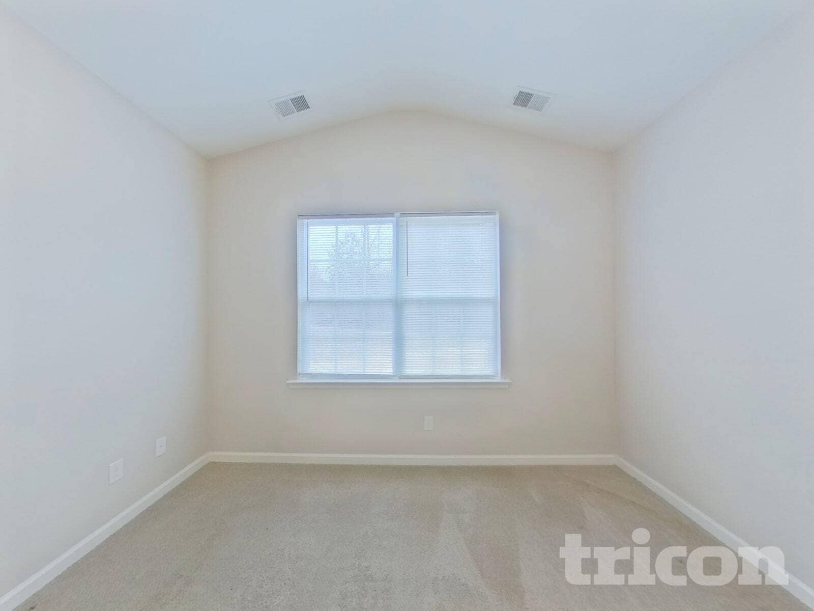 Building Photo - 453 All Seasons Dr