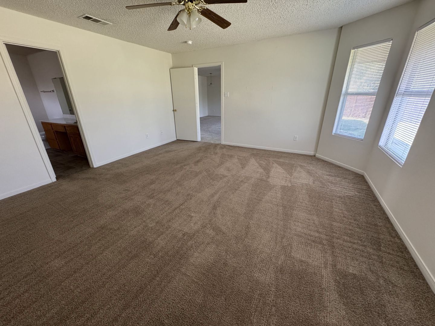 Building Photo - 5817 Medina Dr