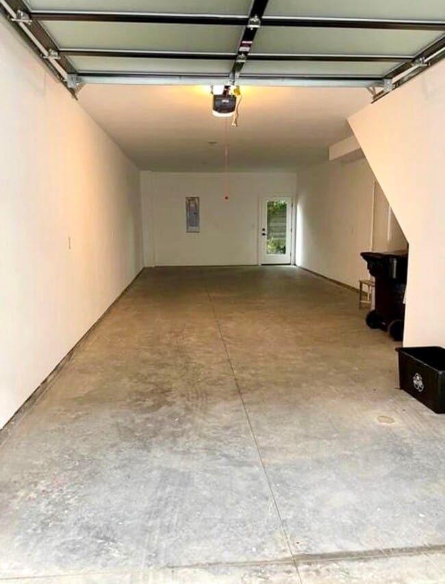 Building Photo - 1231 Minter Pl