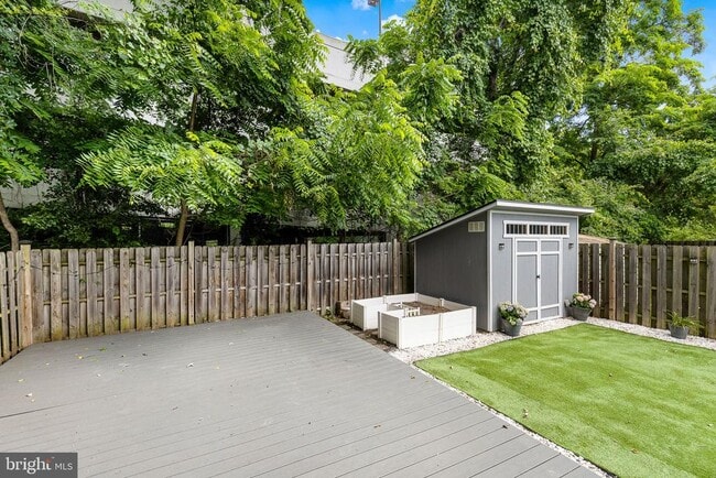 Building Photo - 2613 S Troy St