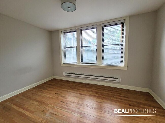 Building Photo - 1 bedroom in CHICAGO IL 60647